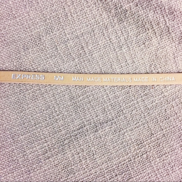 Express Adjustable faux leather belt - Picture 4 of 4